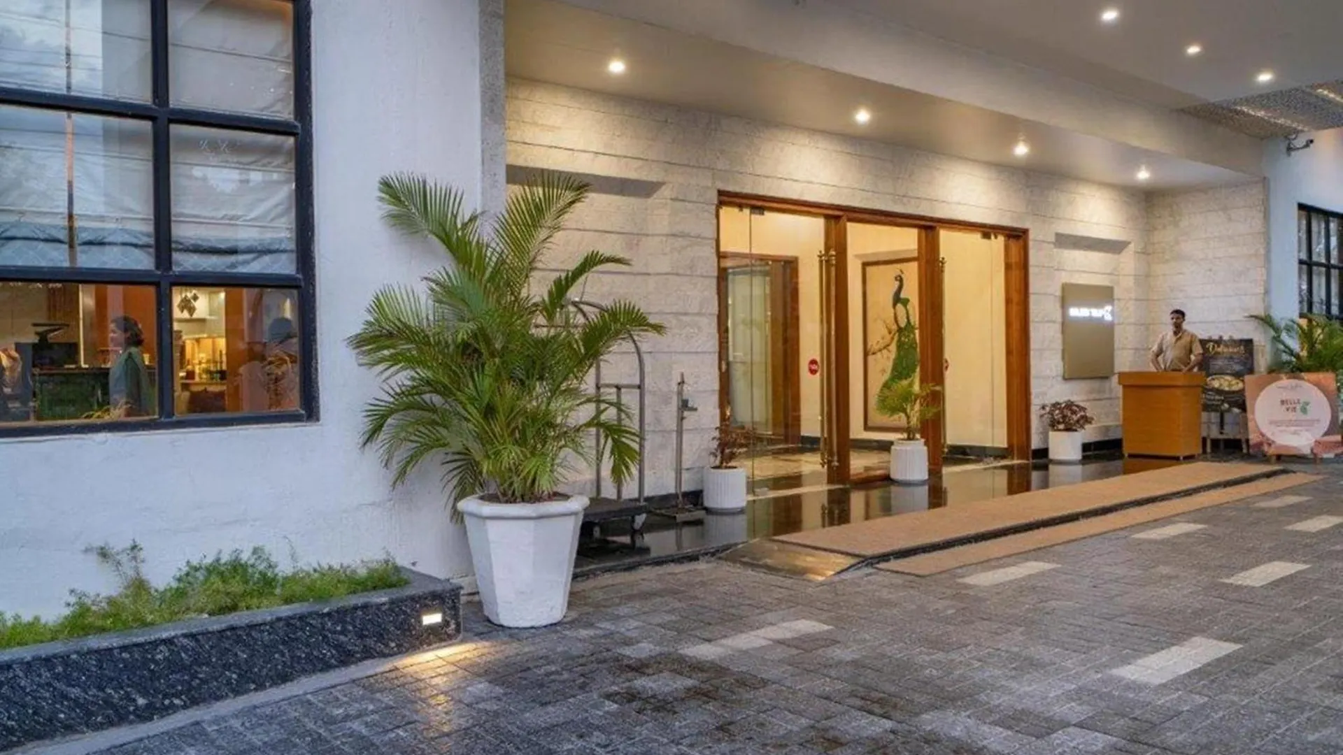 Hotel Golden Tulip Udaipur