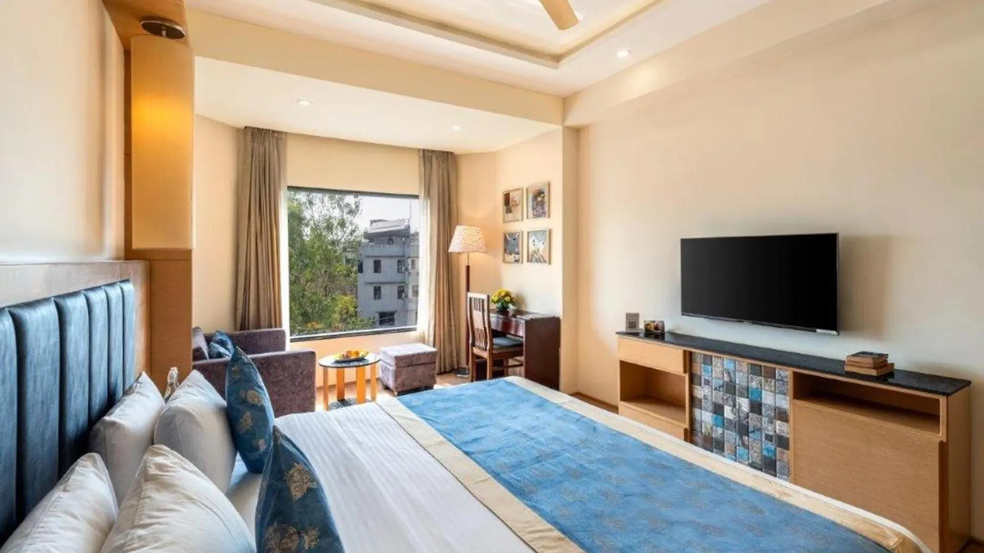 Hotel Golden Tulip Udaipur