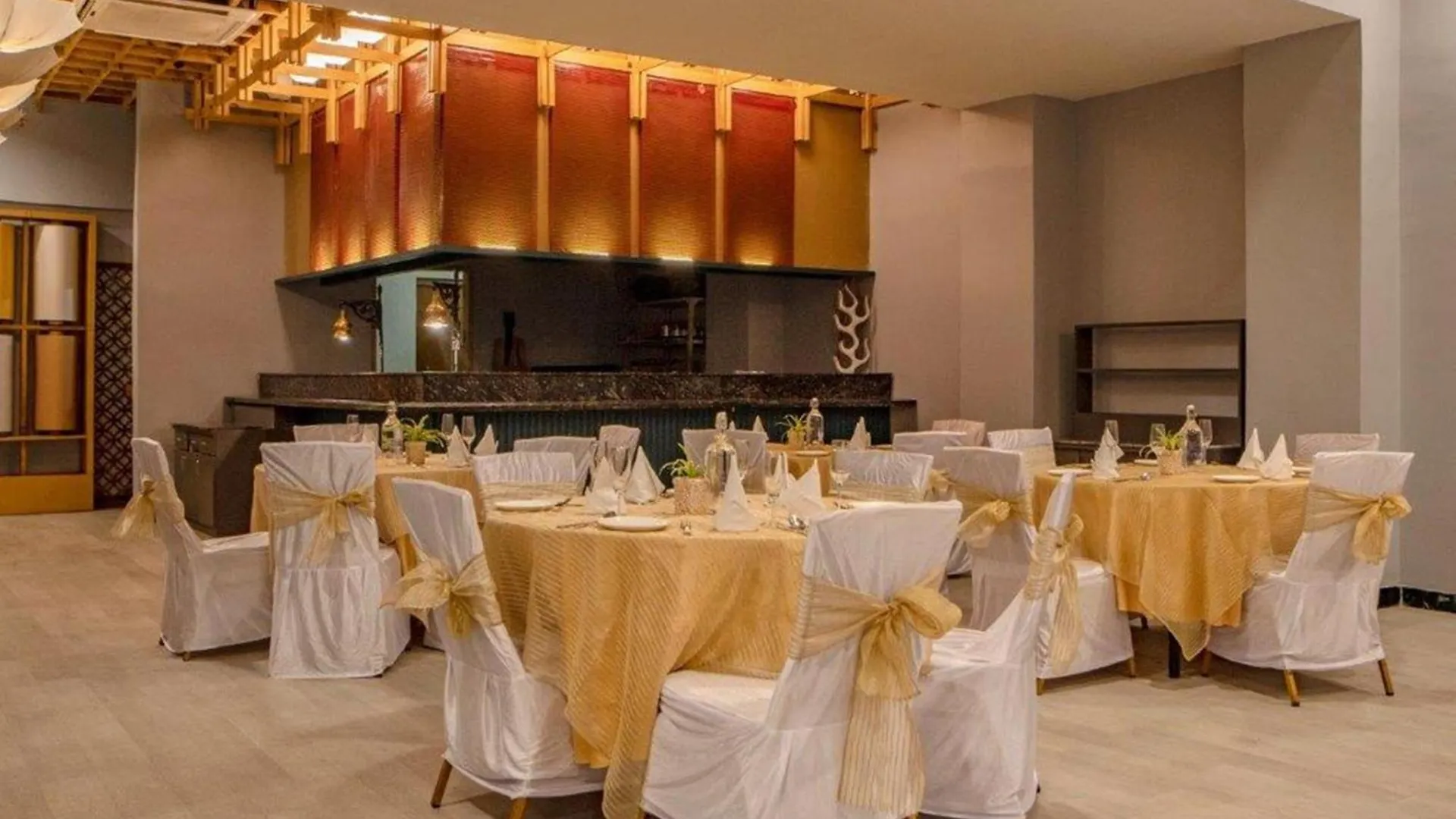 Hotel Golden Tulip Udajpur Indie