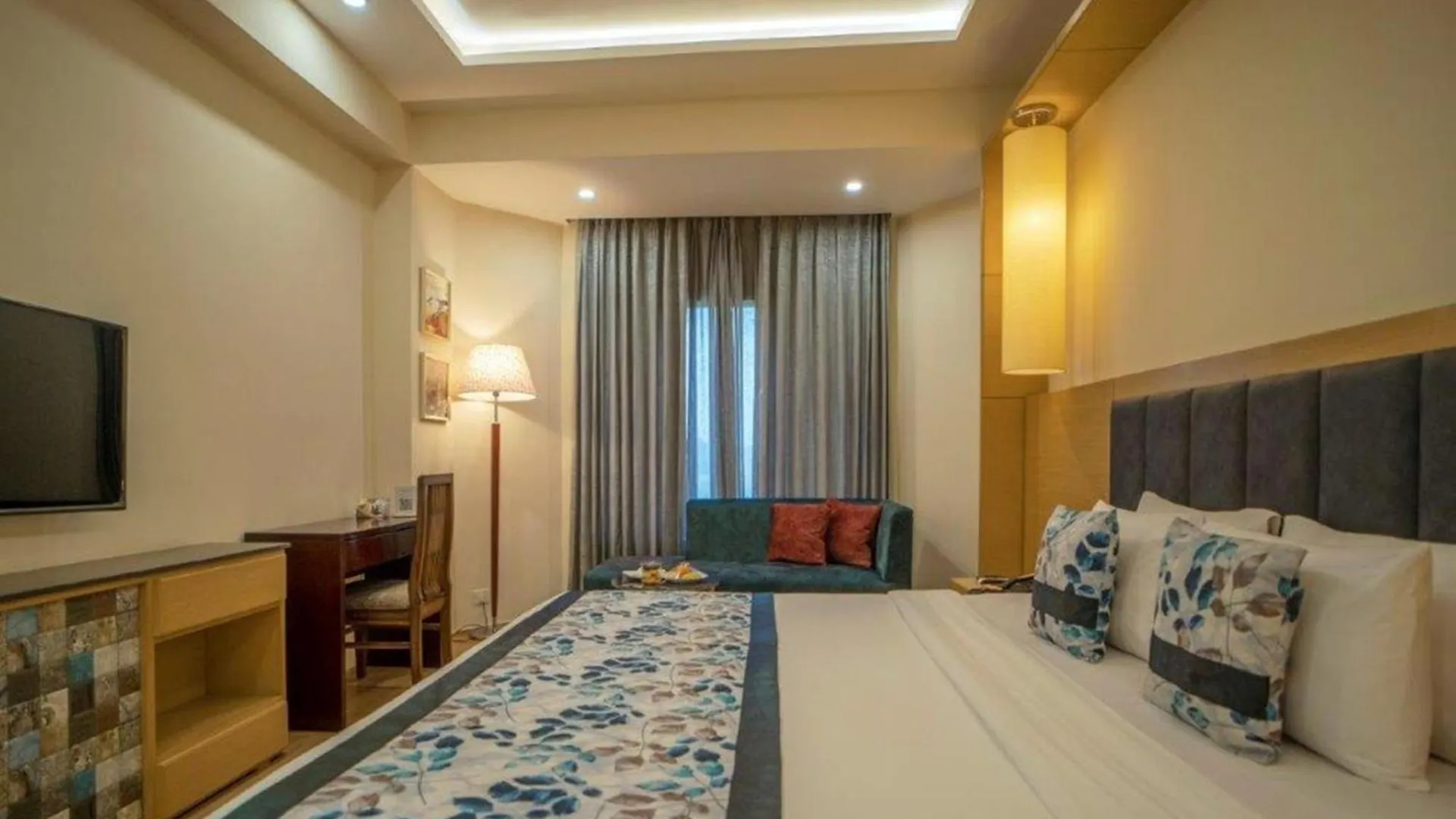 Hotel Golden Tulip Udajpur