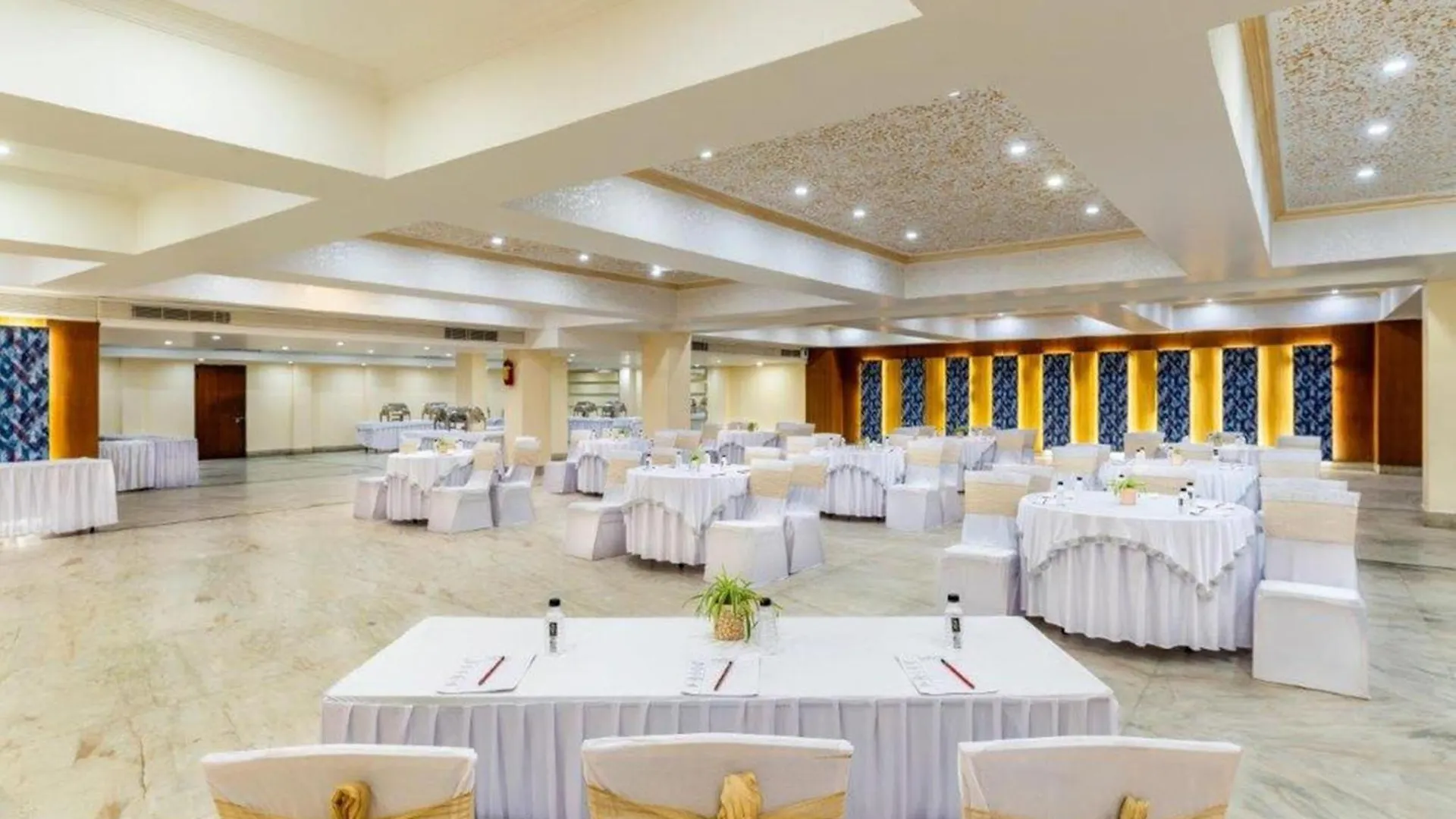 Hotel Golden Tulip Udajpur